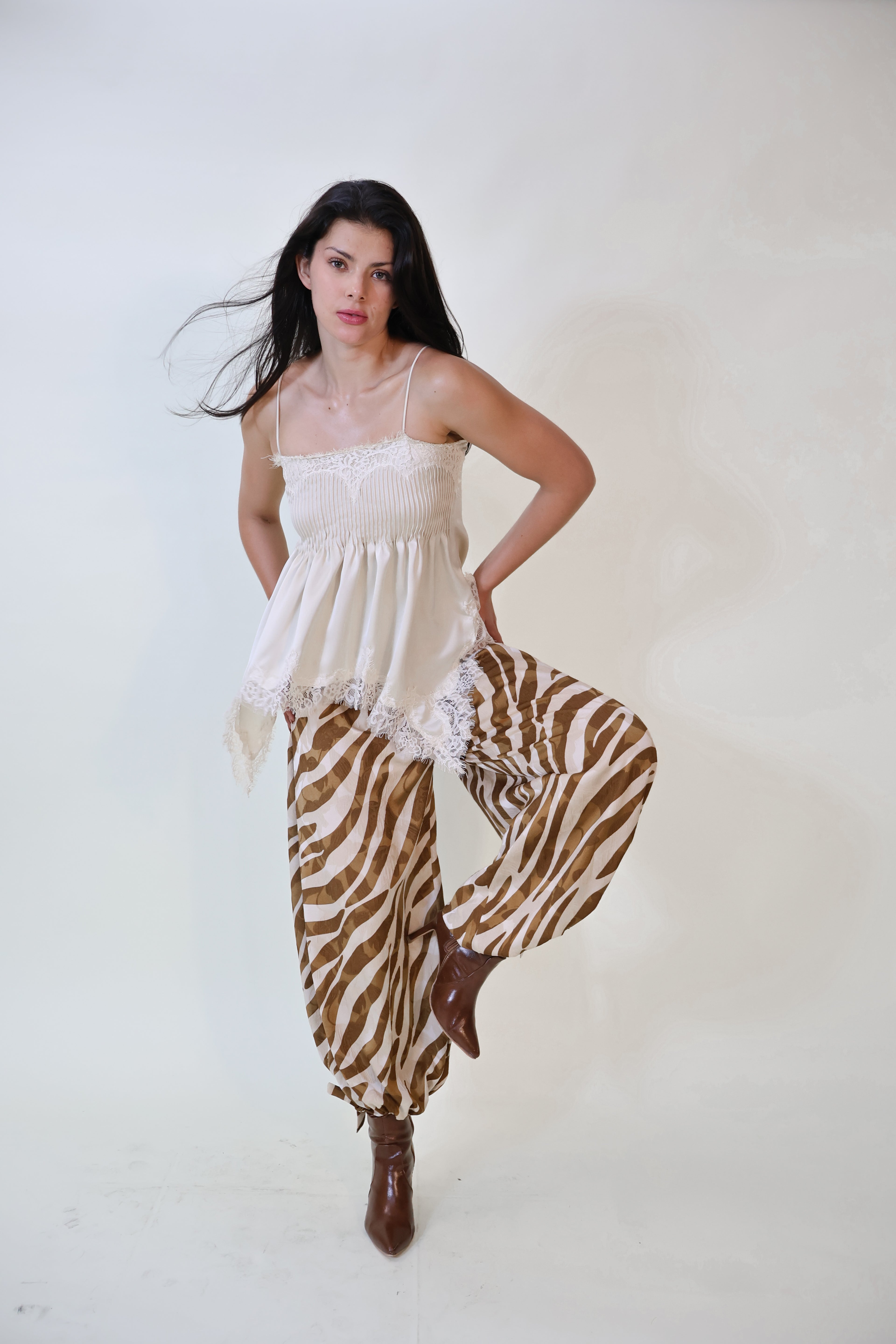 BLUSA PLIEGUES BEIGE